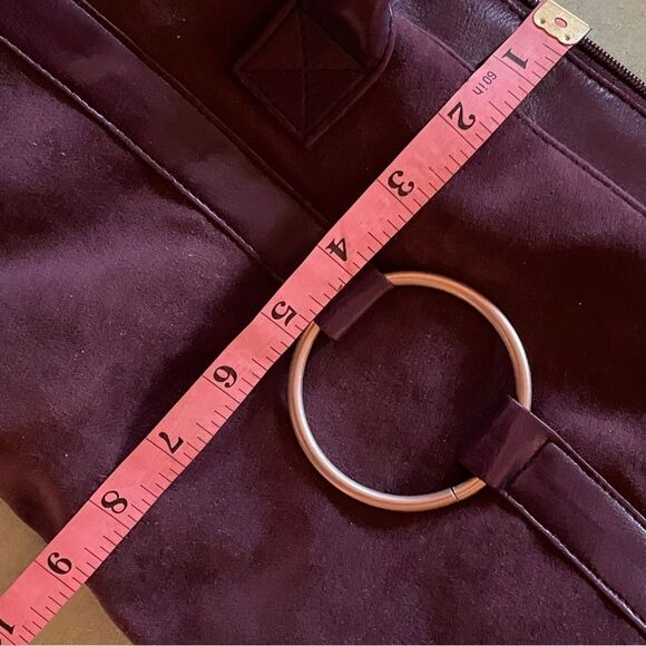 Estée LAUDER plum Microsuede 18” satchel/tote bag with matching make-up zip bag - Picture 6 of 16